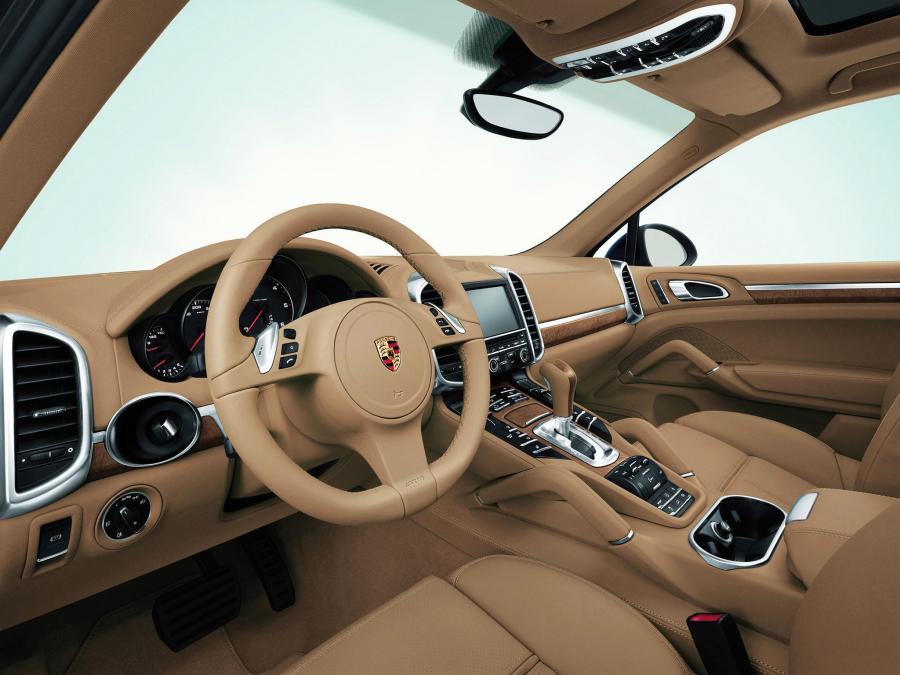  Porsche Cayenne Turbo 2011 года  (фото 3 из 20)